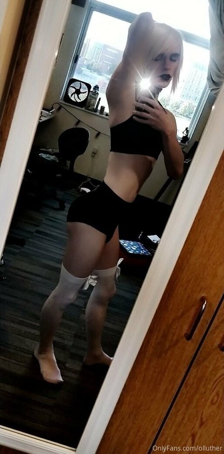 olluther sexy model galleries