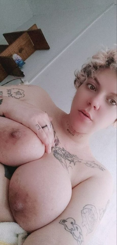 Naru Peridot beautiful model img