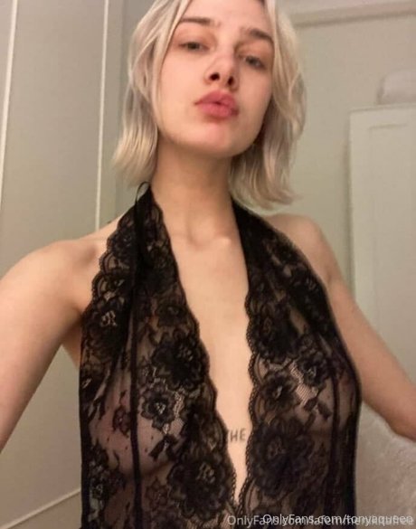 selenaadoll1 nude model photos