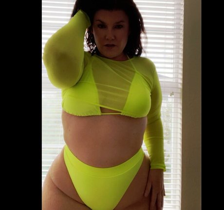 Crystal McBootay hot actress pictures