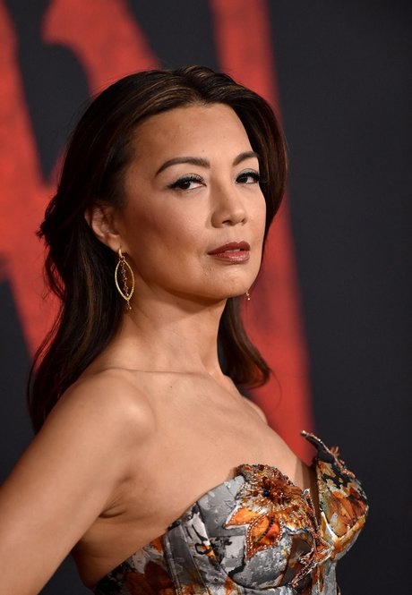 Ming Na Wen nice model img
