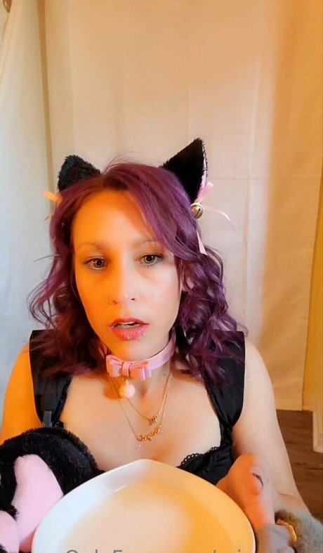 ava luxe model art img