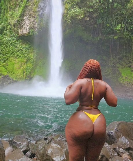chocolateleia pornstar free pic