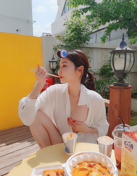 jenasis naked star picture