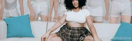 deadmanstoe naked actress photos