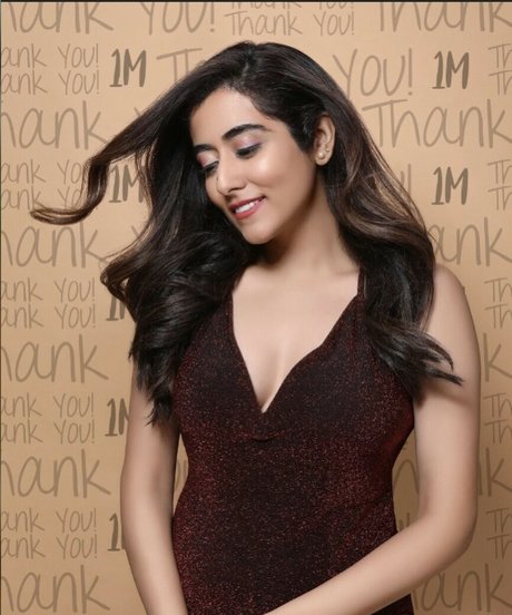 Jonita Gandhi model erotic photo