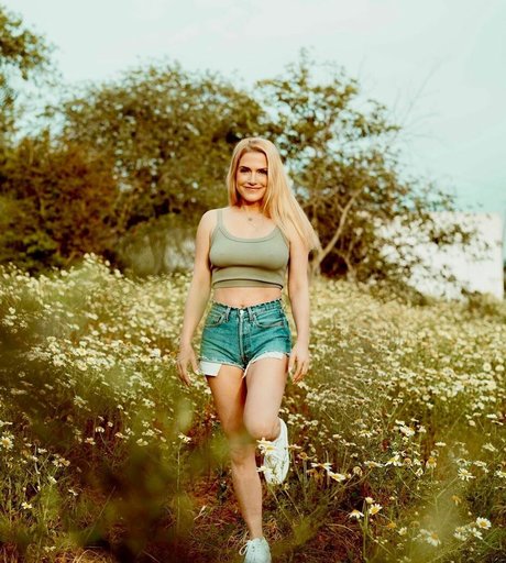 Jeanette Biedermann sex model pictures