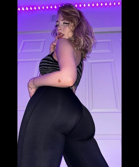 Emilyrozecollinz star hot picture
