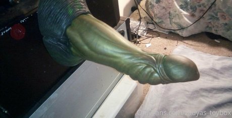 zadyas toybox model nudes images