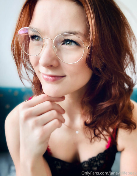 janeyslifepeek naked actress pictures