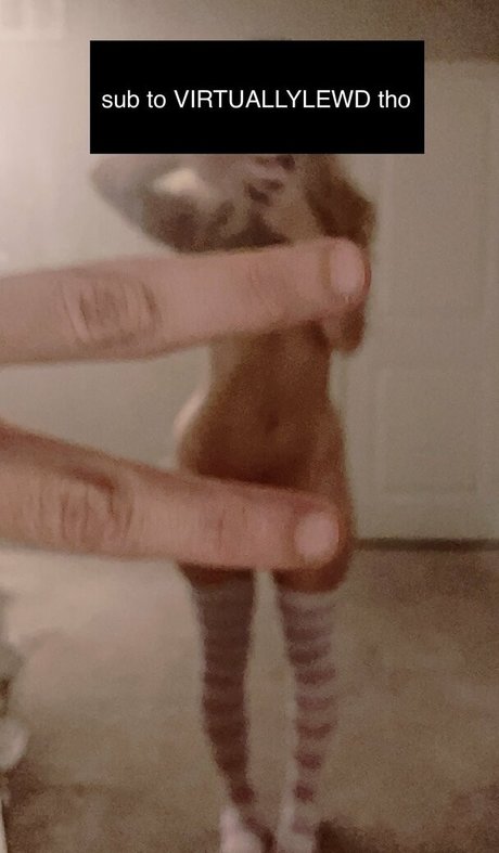 virtuallylewd model nudes pictures