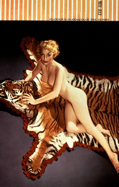 Neva Gilbert erotic model img