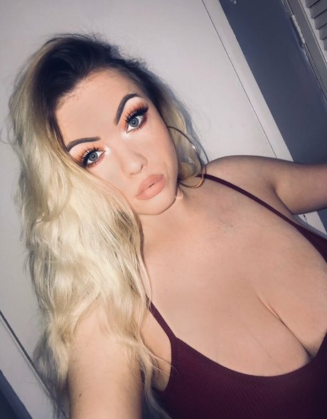 Kendall Rowan adult model galleries