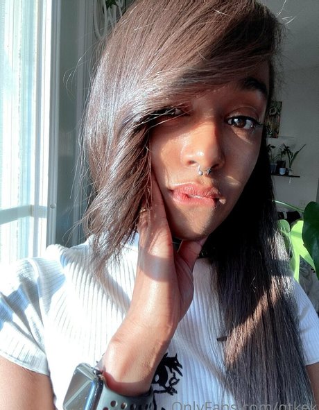 qtkek pornstar hot image