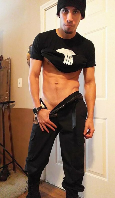 cagedangelcosplayfree hot star pic