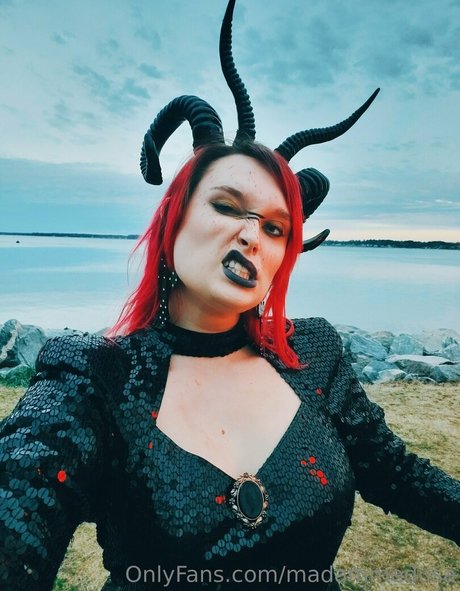 madammedusa art pornstar pic