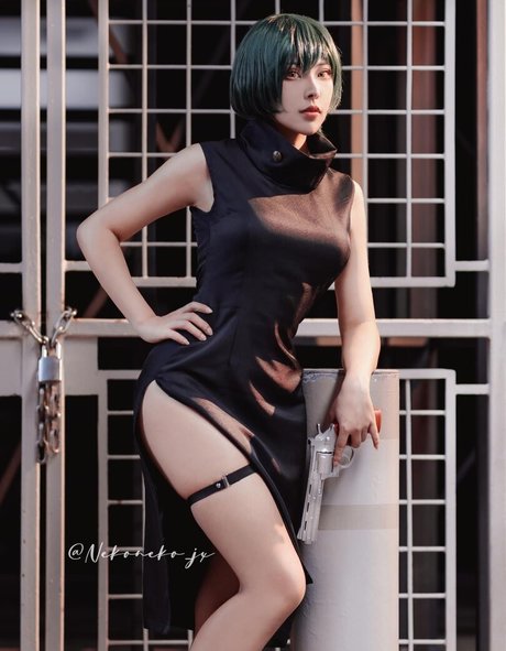 Nekoneko JX model nude image