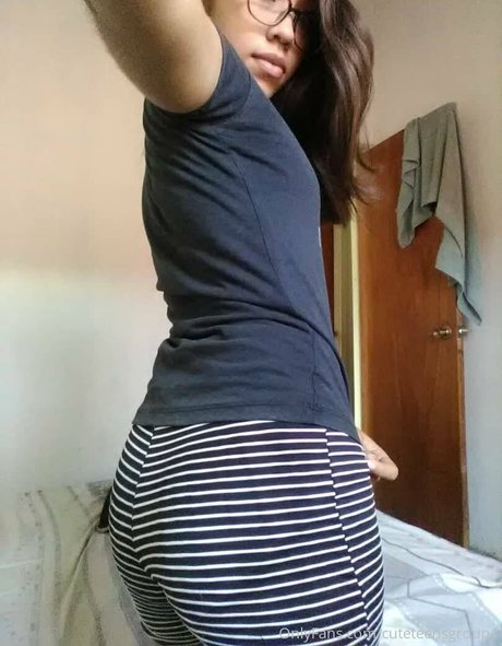 cuteteensgroup1 star free img