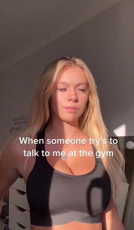 Isabella B nice pornstar photo