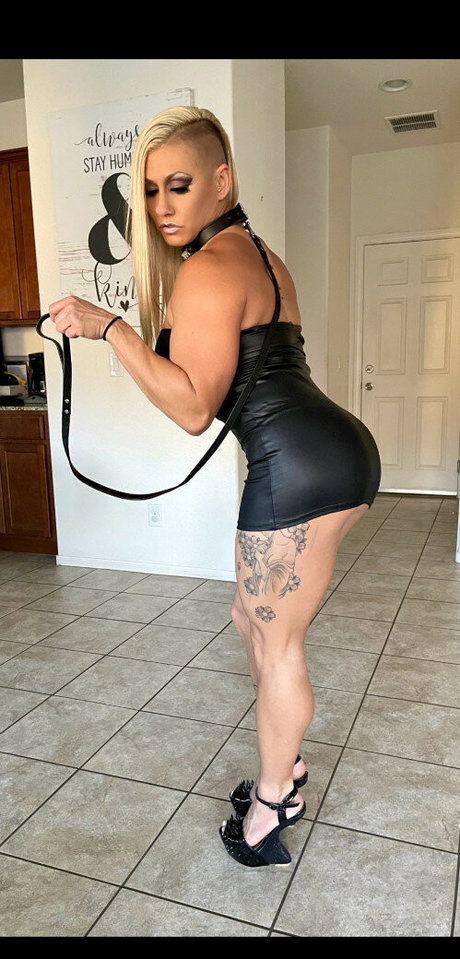 QueenKarma naked star pictures