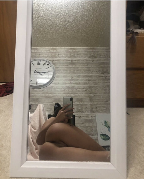 Ashleigh Highland sexy pornstar pics