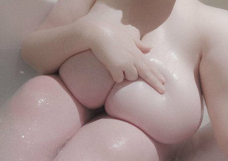 Soft kittn nudes star img