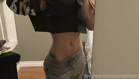 peachykittyxx naked actress gallery
