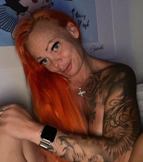 loving queent sex model photo