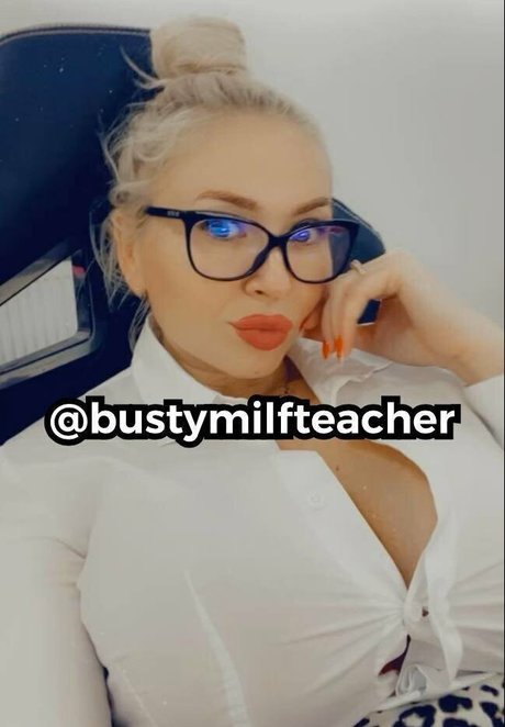 oiled tits onlyfans nude img