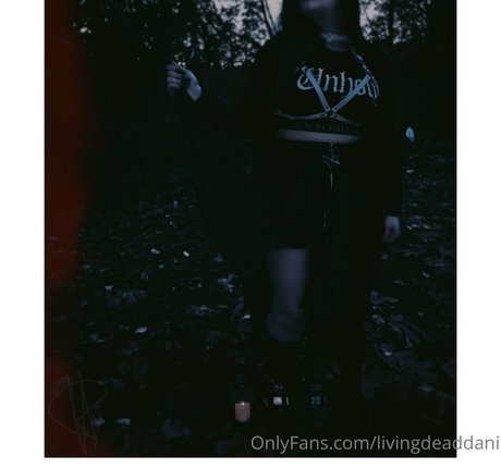 livingdeaddani sex model archive