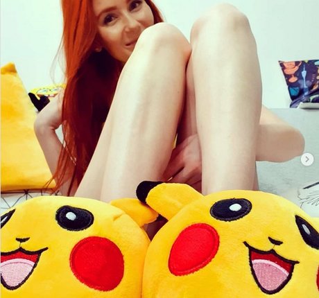 LittleBee sexy actress archive