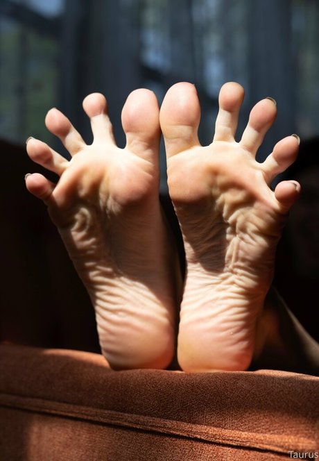 tastytaurustoes pornstar beautiful archive