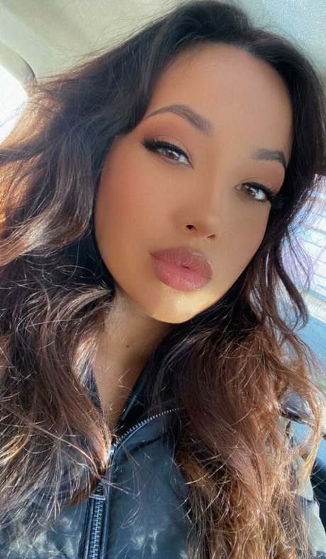 gigimarievip pornographic model photo