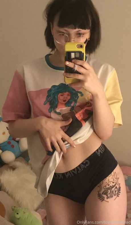 lovelybedhead model hd picture