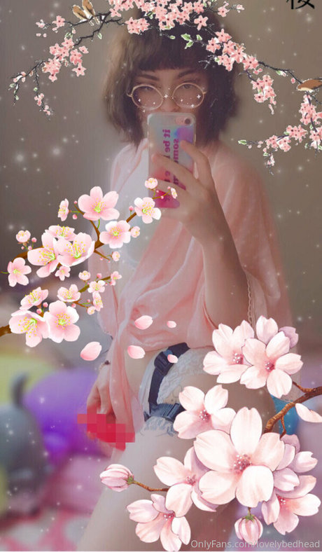 lovelybedhead pretty pornstar picture