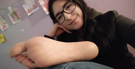 thawniefeet sexy model galleries