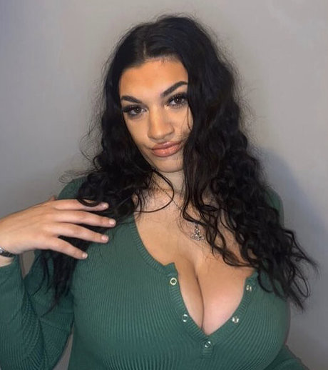 Chloe Ann Whitham pornstar nude img