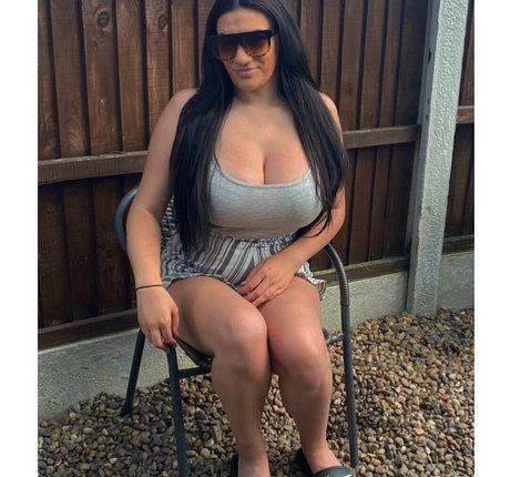 Chloe Ann Whitham model pretty img