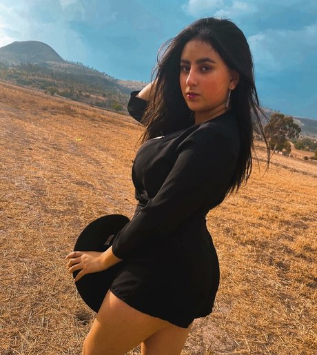 Danahe Vasquez model naked picture