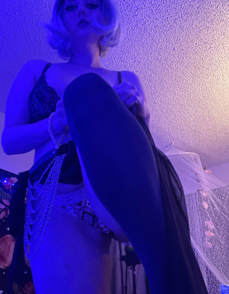 holykoley art actress pictures