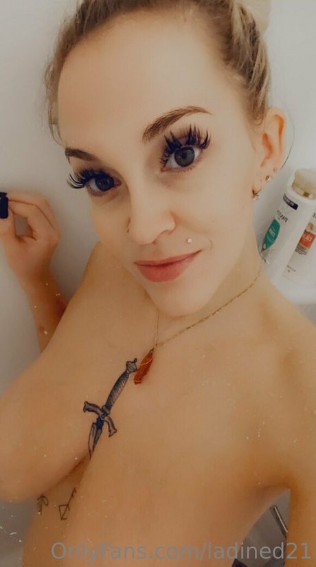 ladined21 hot star images