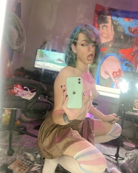 Raven Gray pornstar naked photos