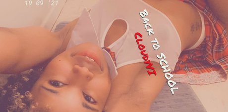 cloudyvi_ model beautiful pic