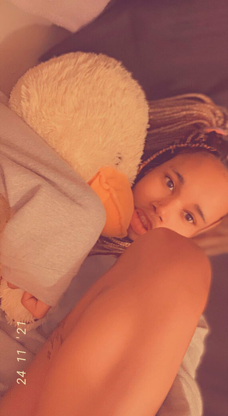 cloudyvi_ star nudes archive