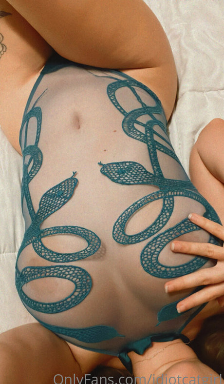 idiotcatgirl art actress pic