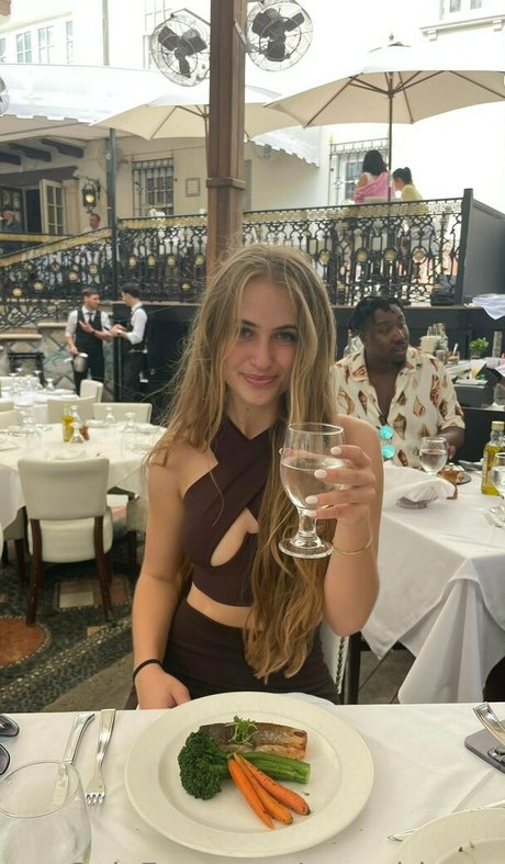 yourgirlzoey pornstar xxx photos