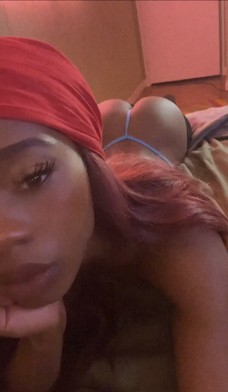 Urfavgirlfriend free model photo