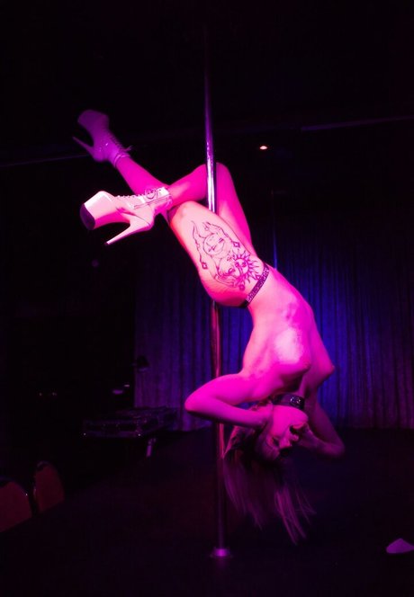 Tommi Terror star nude gallery