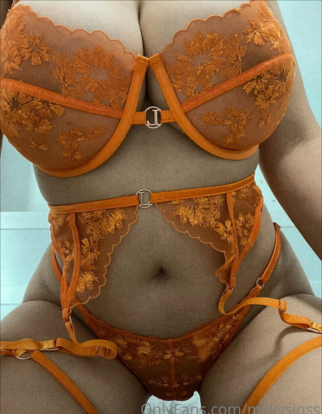 milkysinss high quality pornstar pic