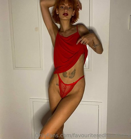 favouriteredheadbella naked star images